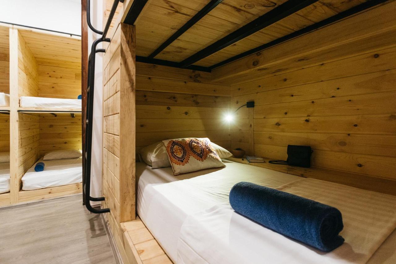 Island Hostels Colombo Eksteriør bilde A capsule hotel in Tokyo
